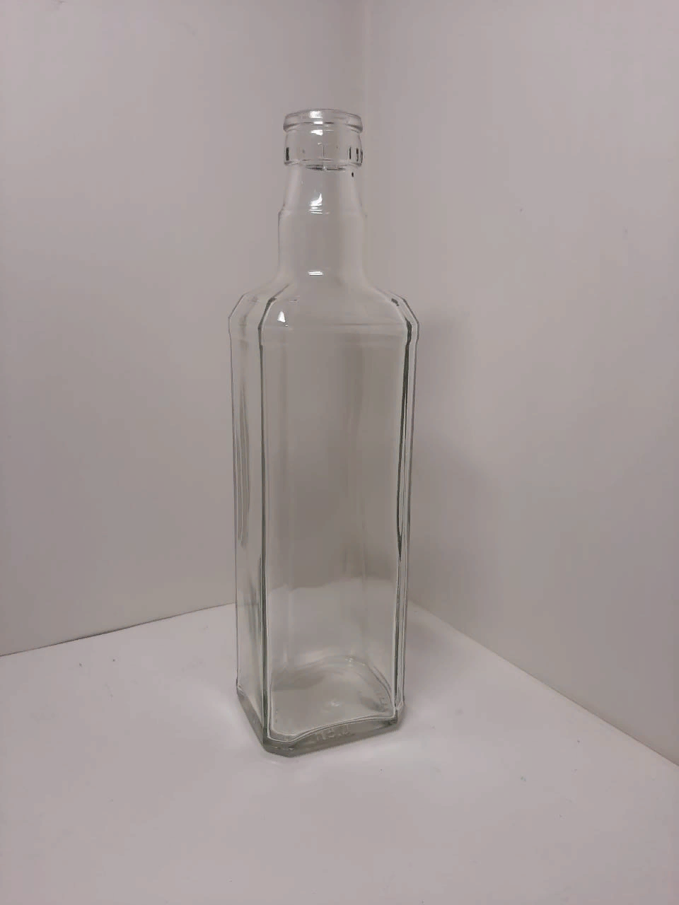 Бутылка "Гуала Штоф" 0.7